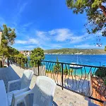 & Ruzmarin Konukevi Rogoznica (Sibenik-Knin)