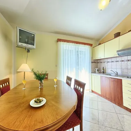 Guest house & Ruzmarin