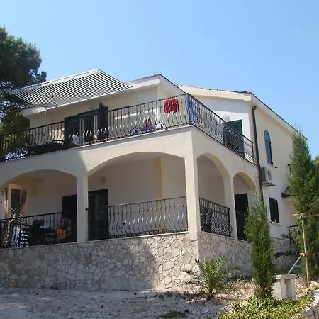 Guest house & Ruzmarin