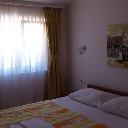& Ruzmarin Konukevi Rogoznica (Sibenik-Knin)