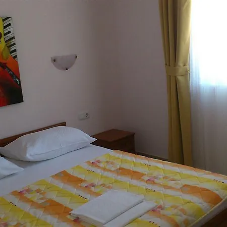 Guest house & Ruzmarin 3*