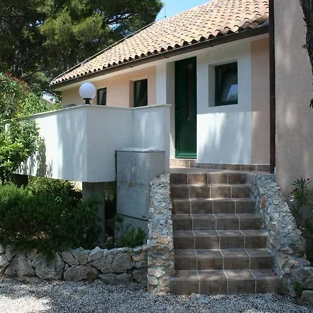 Apartments&rooms Ruzmarin 3*