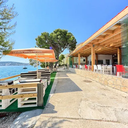 Pensión & Ruzmarin Rogoznica (Sibenik-Knin)