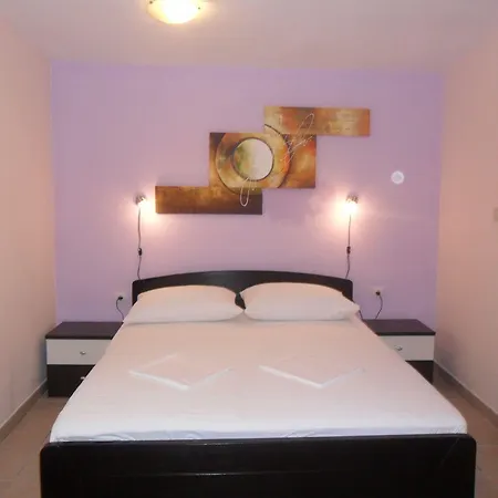 Apartments&rooms Ruzmarin Gasthuis Rogoznica (Sibenik-Knin)
