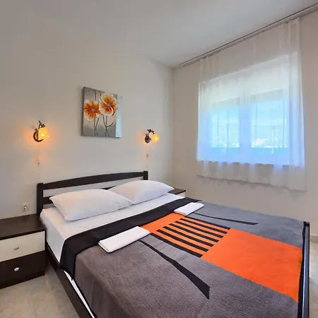 Guest house & Ruzmarin