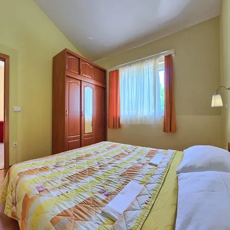 Gasthuis Apartments&rooms Ruzmarin 3*