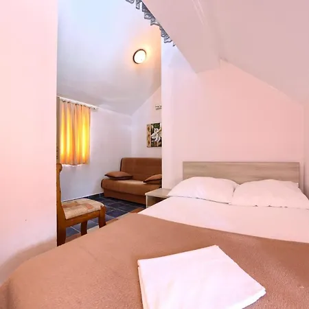 & Ruzmarin Guest house