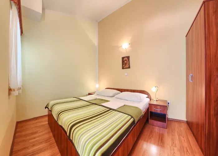 & Ruzmarin Pensión 3*