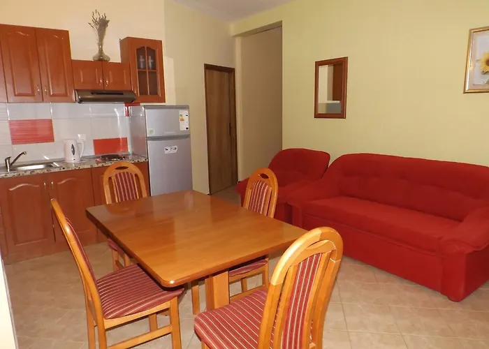 게스트하우스 & Ruzmarin 3*