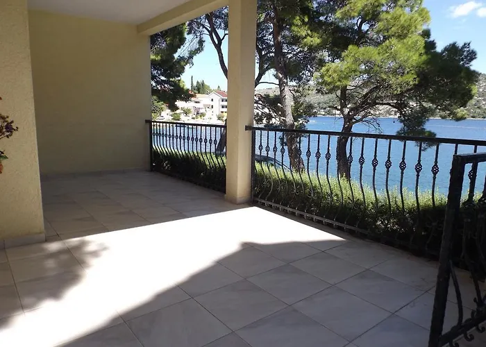 & Ruzmarin Pensión Rogoznica (Sibenik-Knin)