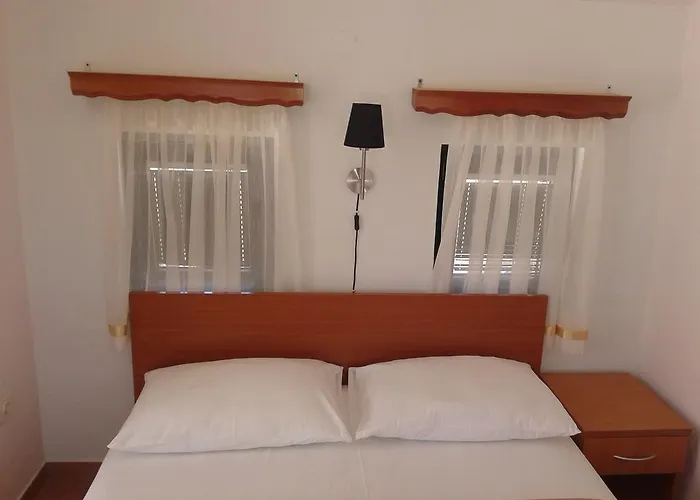 Pensión & Ruzmarin 3*