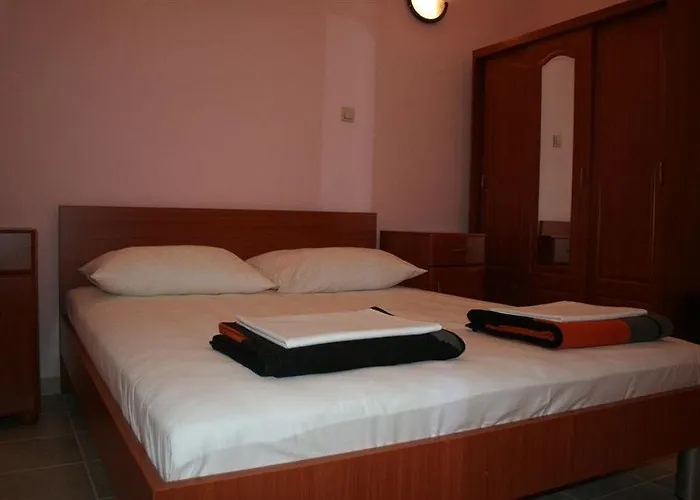 & Ruzmarin Rogoznica (Sibenik-Knin)