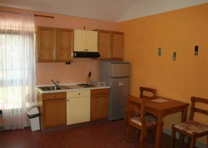 Pensión & Ruzmarin Rogoznica (Sibenik-Knin)