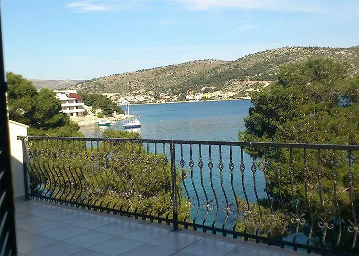 & Ruzmarin Rogoznica (Sibenik-Knin)