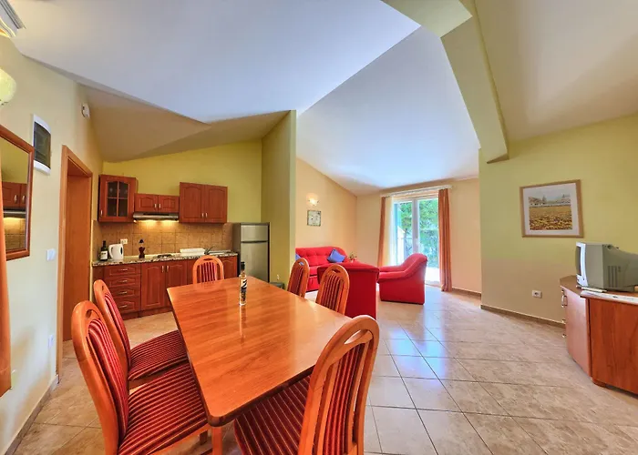 게스트하우스 & Ruzmarin 3*