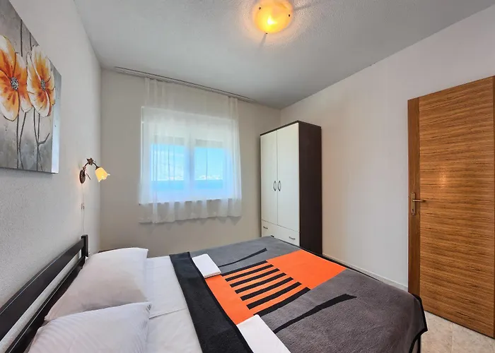 & Ruzmarin Rogoznica (Sibenik-Knin)