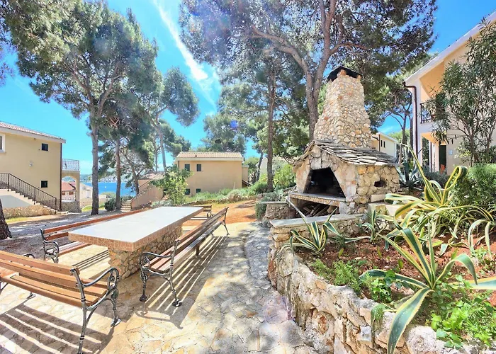 & Ruzmarin Rogoznica (Sibenik-Knin)