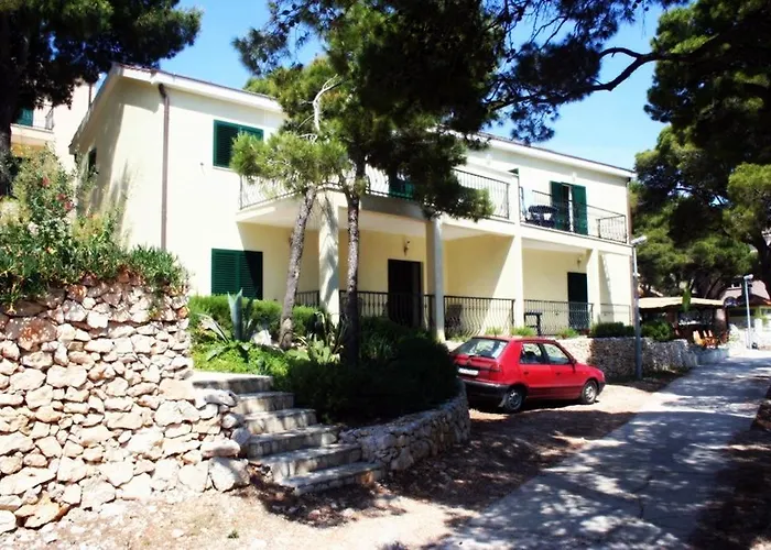 게스트하우스 & Ruzmarin 3*